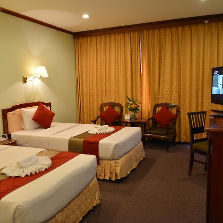 Angkor Hotel Сиемрип Экстерьер фото