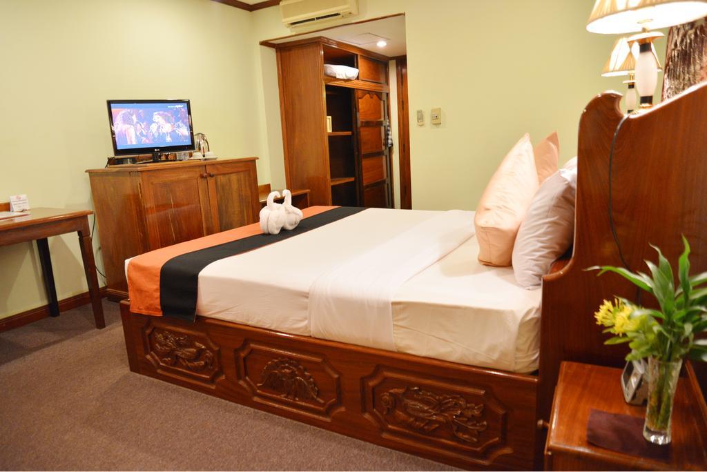 Angkor Hotel Сиемрип Экстерьер фото